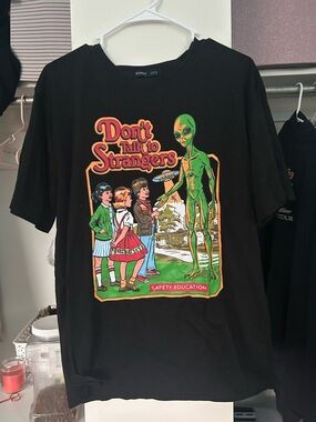 ROMWE Black Crewneck Graphic Tee